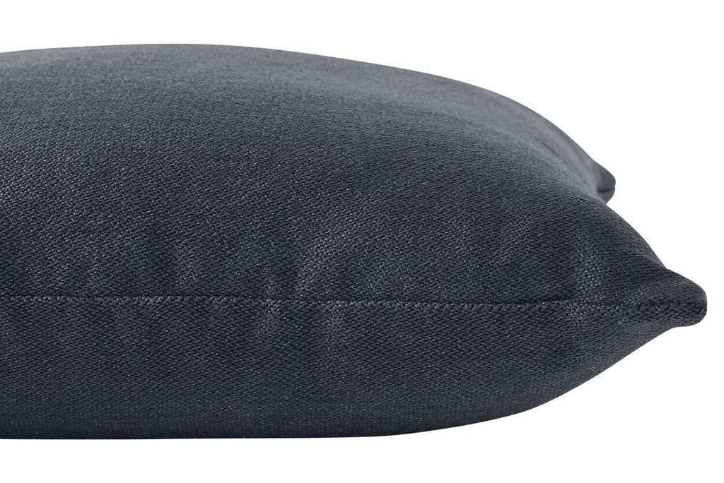 Indoor/Outdoor Classic Accent Pillow - Dark Grey  | Coussin décoratif classique pour l’intérieur et l’extérieur - gris foncé | LX1029DP