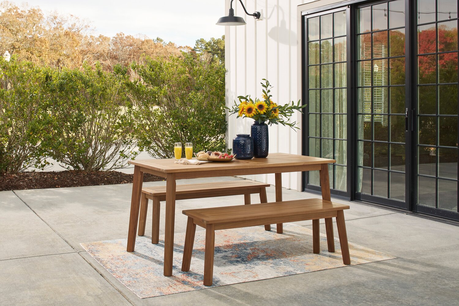 Bern Outdoor Patio Bench - 46"W, Acacia Wood & Polyrethane Finish - Natural | Banc Bern pour la terrasse à l’extérieur - 46 po (L), acacia et fini en polyuréthanne - naturel