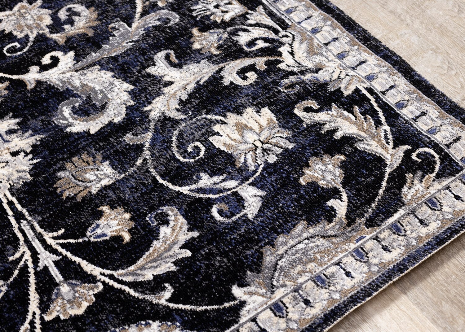 Aiyla Area Rug - 8' x 11' | Carpette Aiyla - 8 pi x 11 pi